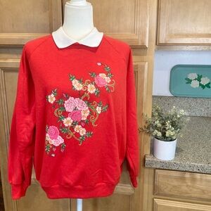 Vintage Ginnis Girl Floral Red Women's Cottage Core Crewneck Sweatshirt